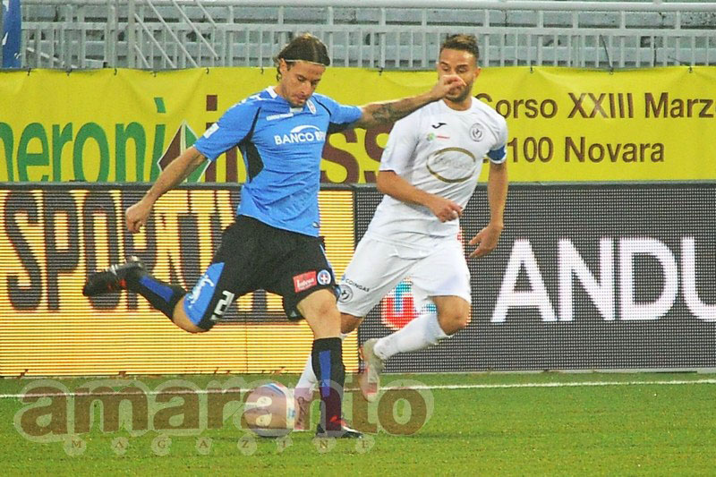 Daniele Cacia contro l'Arezzo nel match di andata